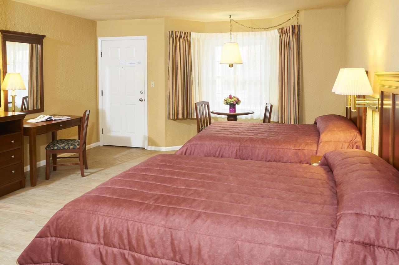 Deluxe Efficiency Room