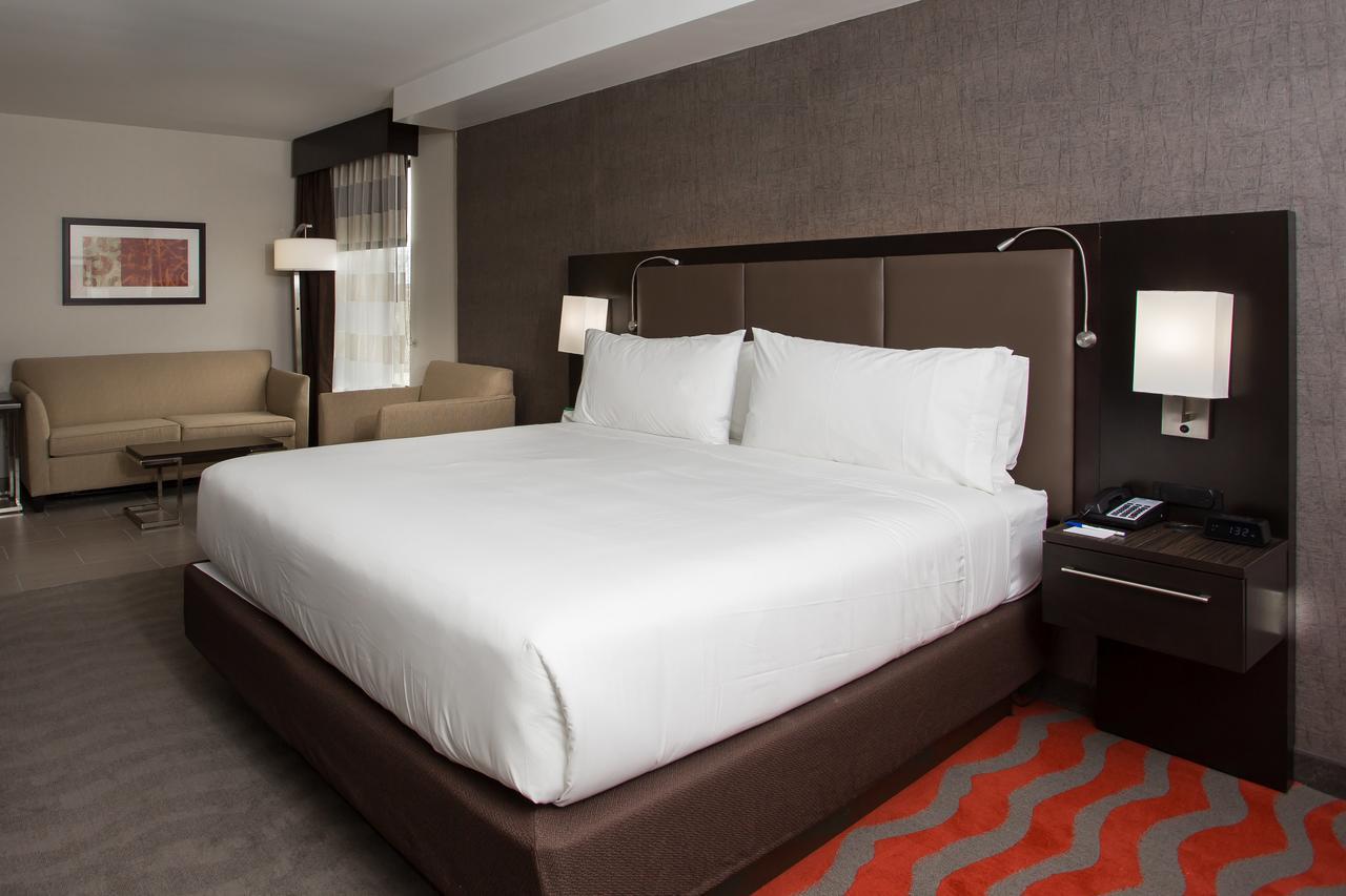 King Room - Hearing Accessible - Non-Smoking