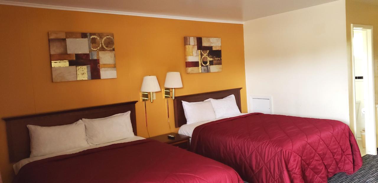 Queen Room Two Queen Beds Smoking,659673309:JPEG