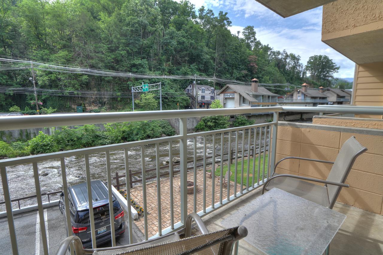 King Deluxe River Balcony,837701942:JPEG
