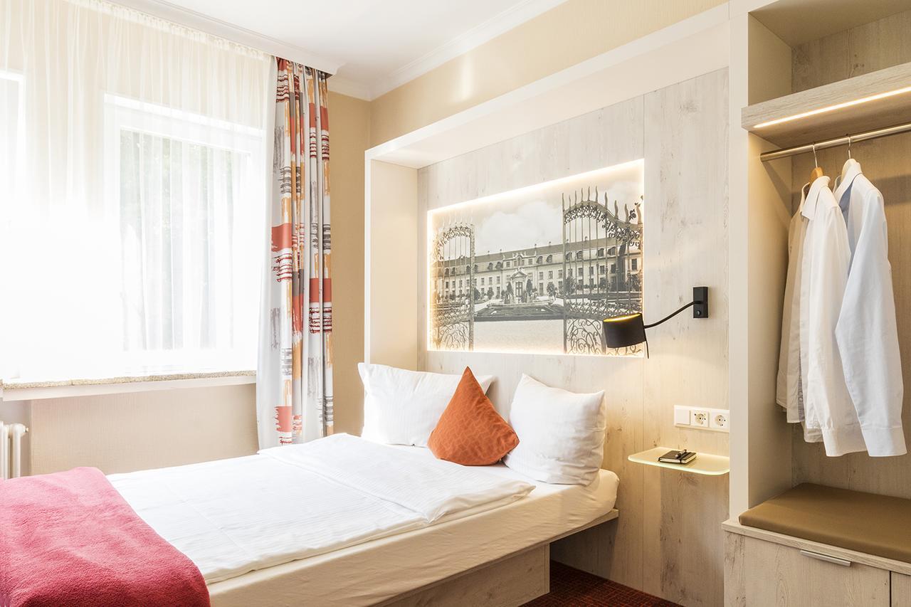 Single Room Own Shower or Shared WC