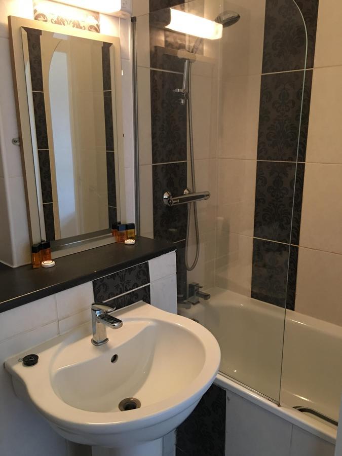 Double Room Private Bathroom