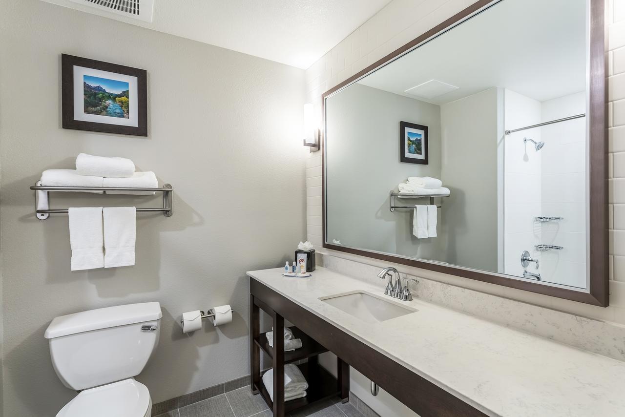 King Room - Hearing Accessible /Non-Smoking