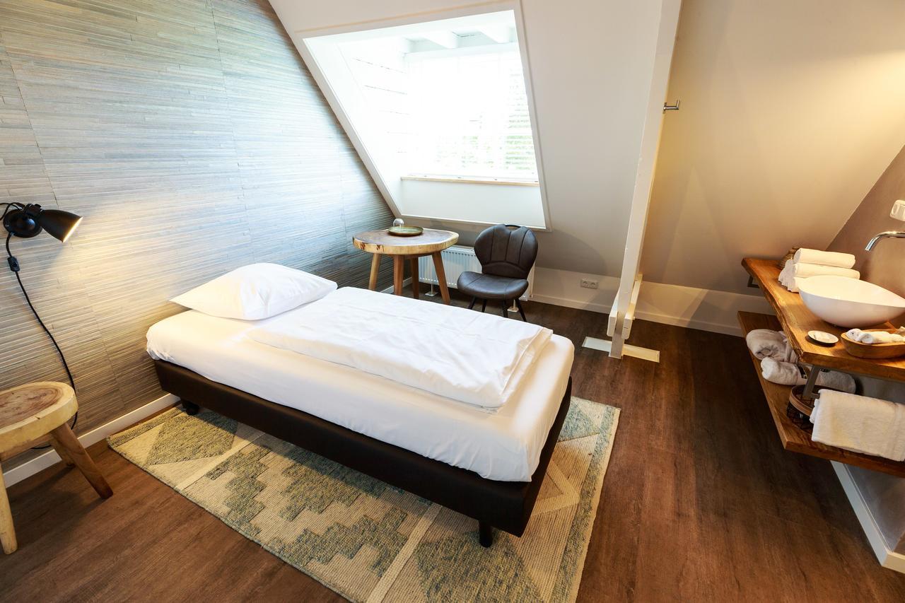 Deluxe Single Room,665182176:JPEG