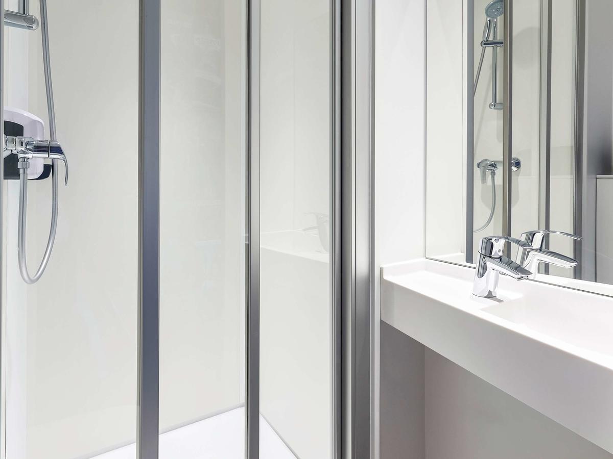 Cabrio Room Private Bathroom