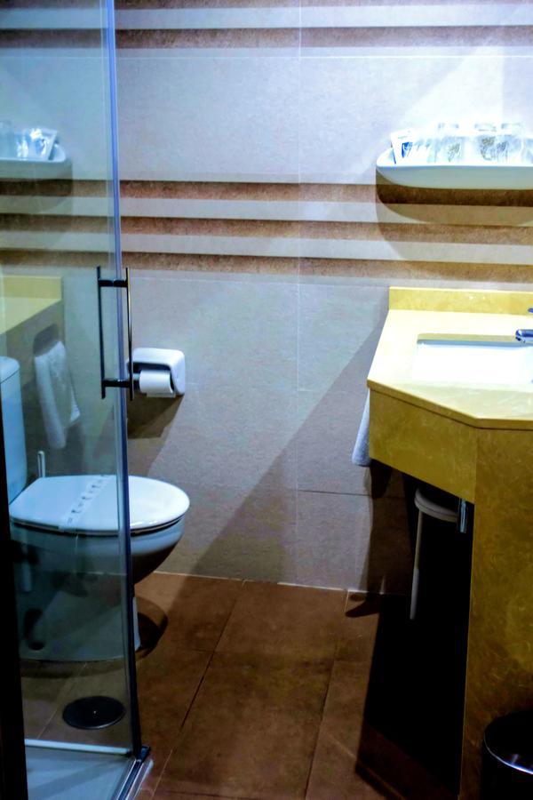Triple Room,665481156:JPEG