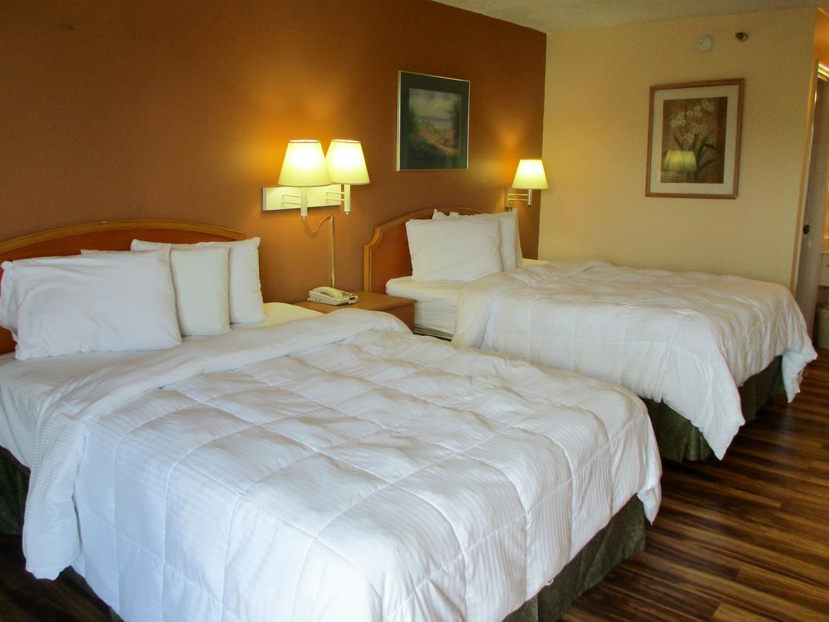Queen Room with Two Queen Beds - Non-Smoking