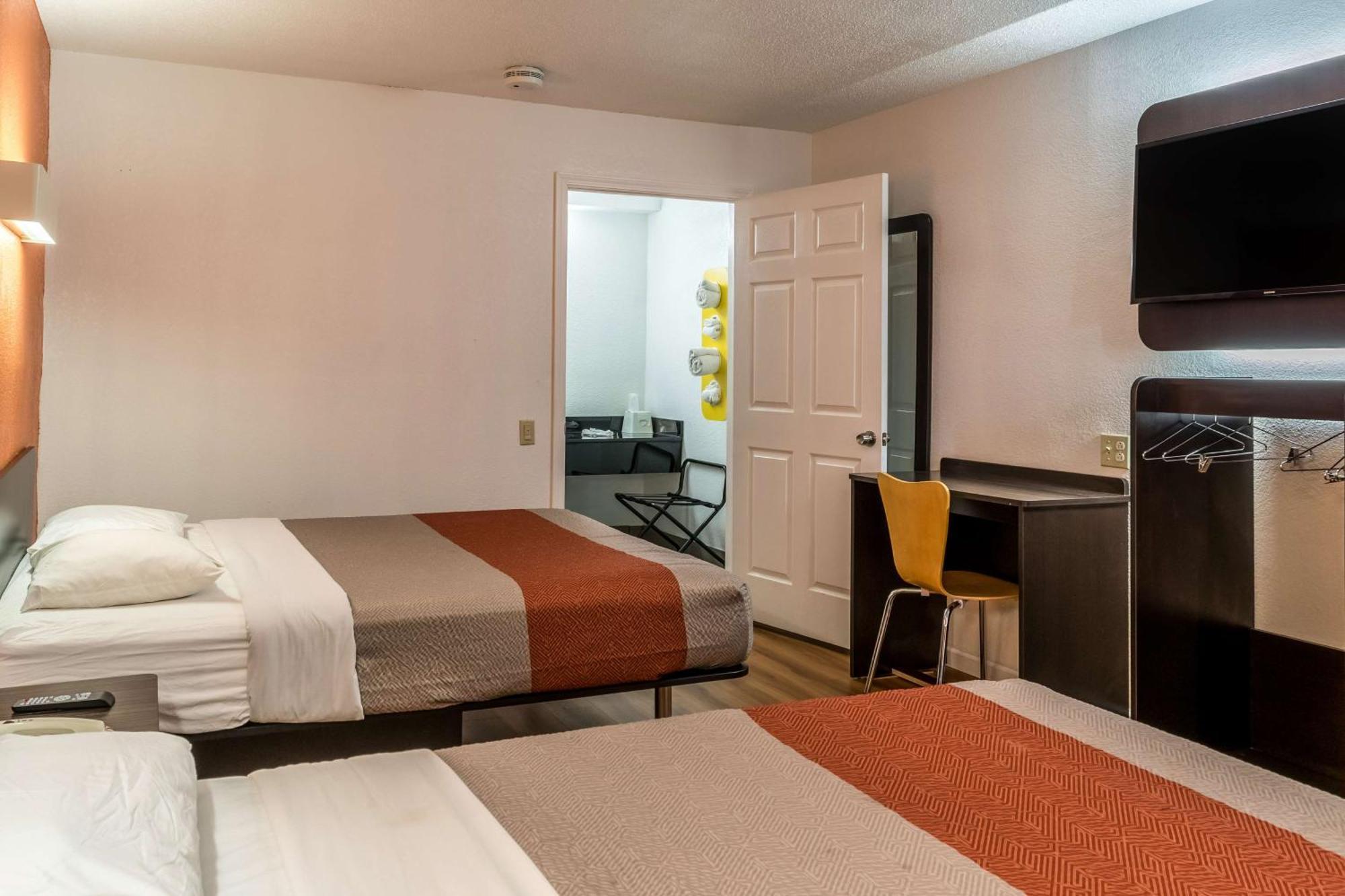 Queen Room with Two Queen Beds - Non-Smoking