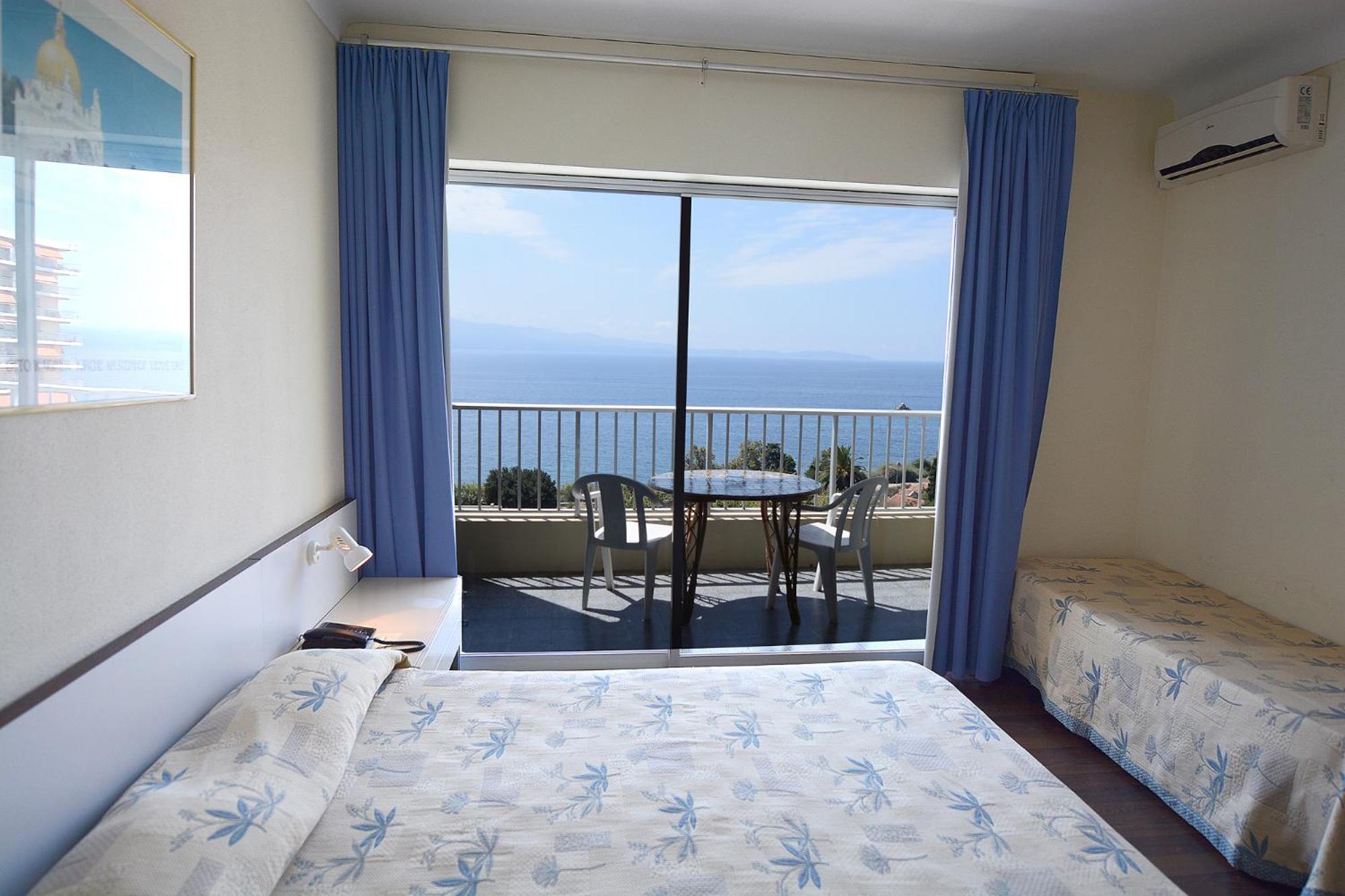 Triple Room Sea View,1425706056:JPEG