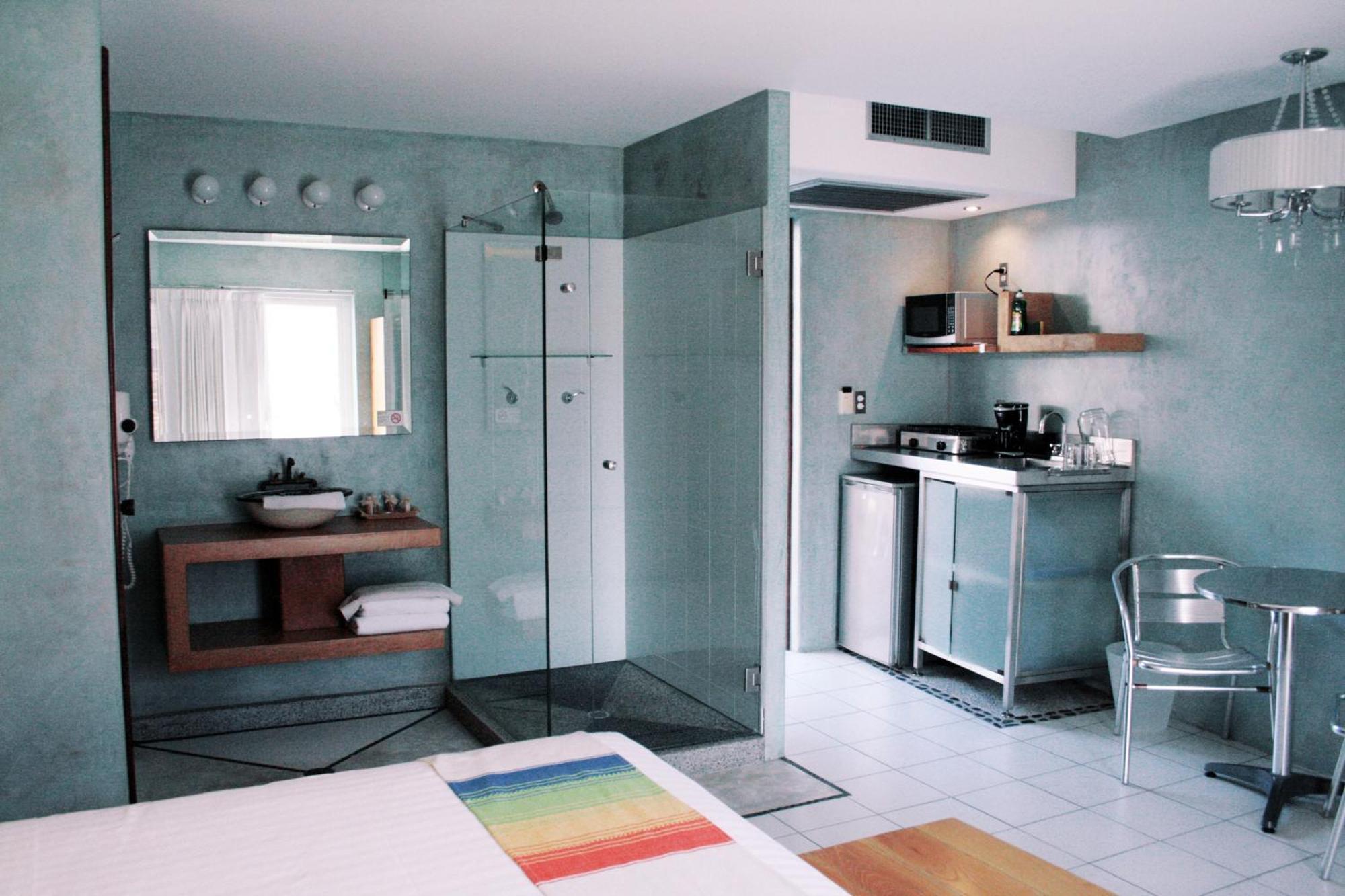 One Bedroom Kitchenette,681784314:JPEG