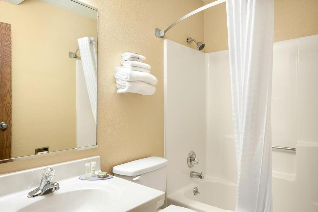 Double Room Two Double Beds Non-Smoking