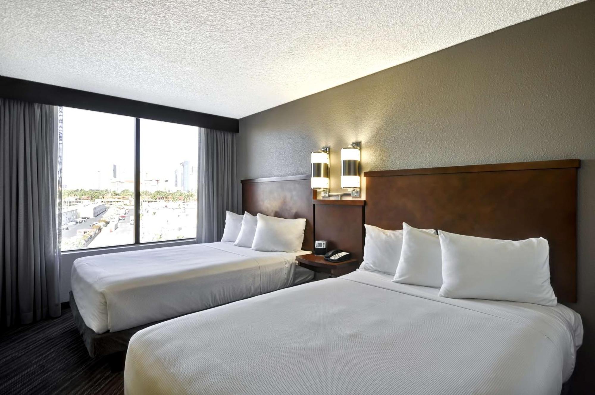 Double Room with Two Double Beds and Sofa bed - High Floor