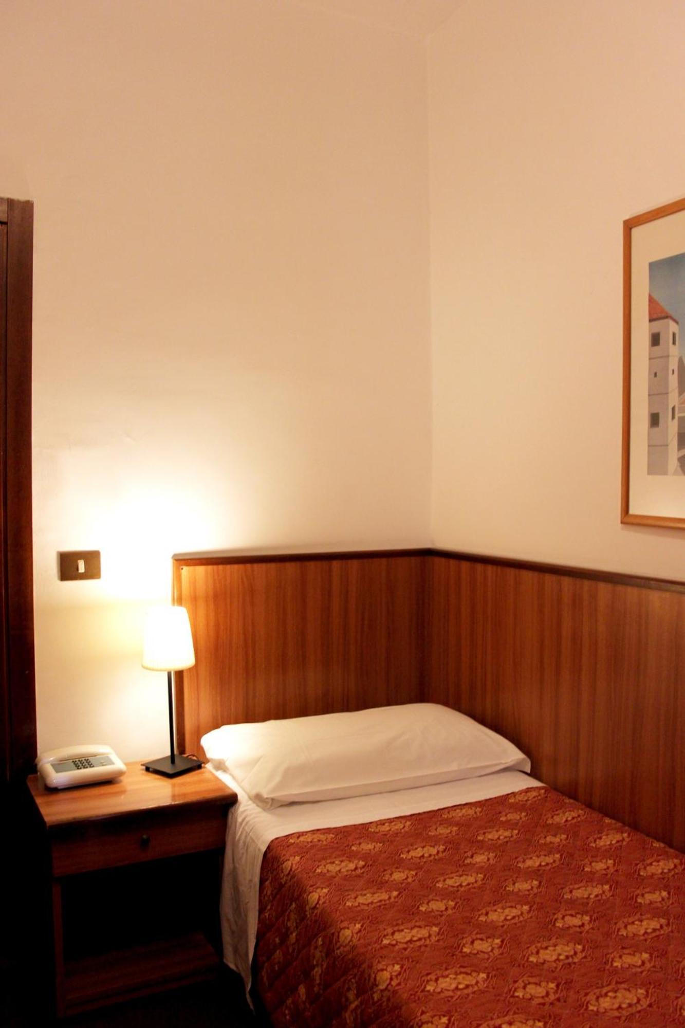Single Room,1264909276:JPEG