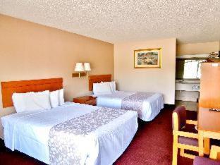 2 Queen Beds Non-Smoking
