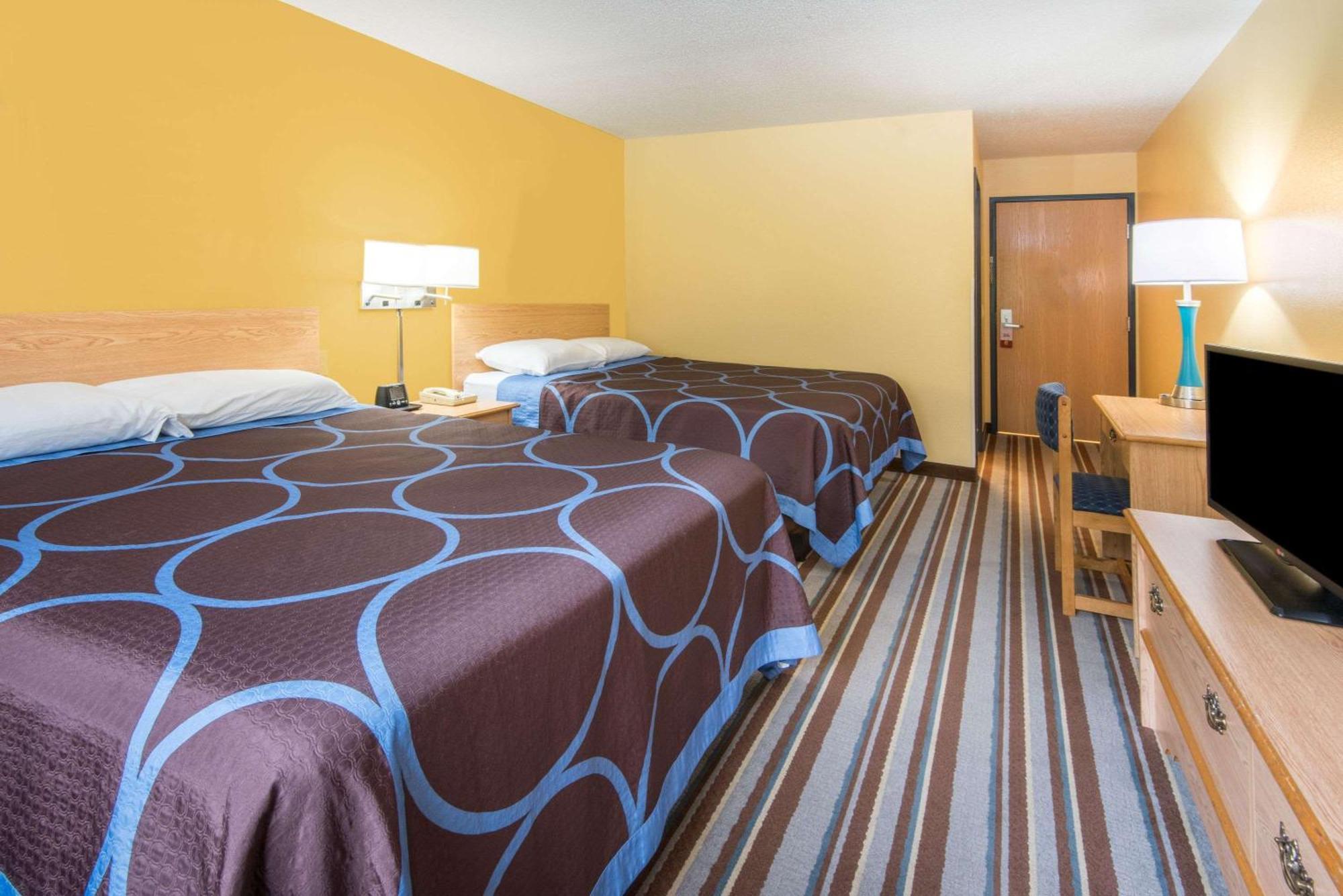 Queen Room with Two Queen Beds - Non-Smoking