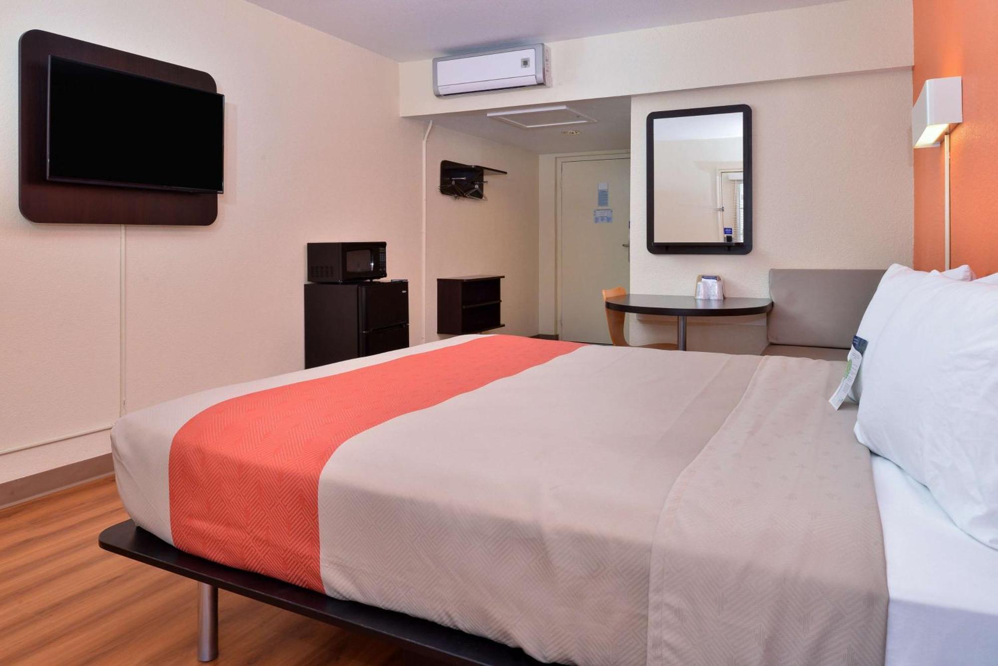 King Room - Mobility Access/Non-Smoking