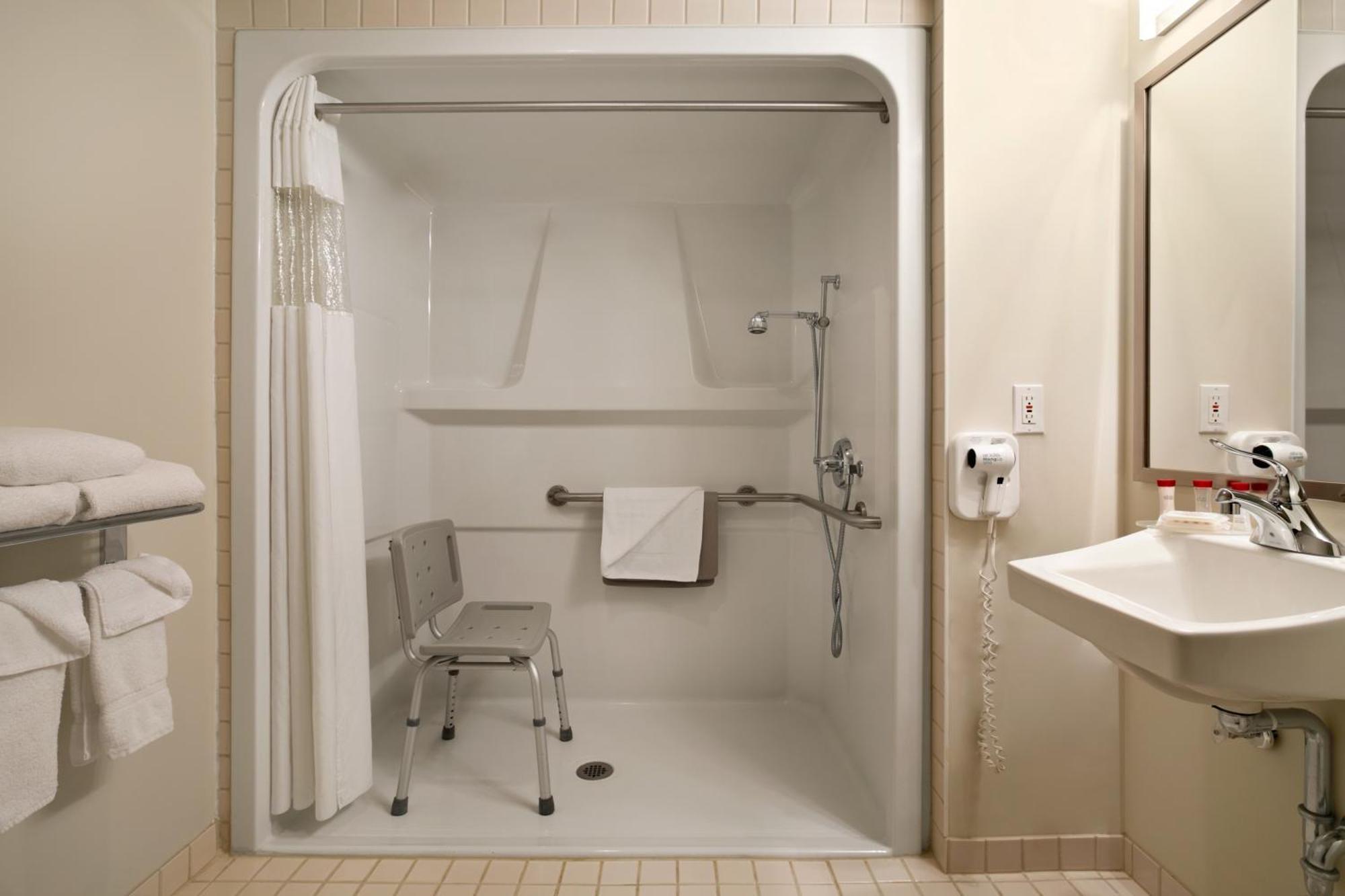 Queen Room - Mobility Access