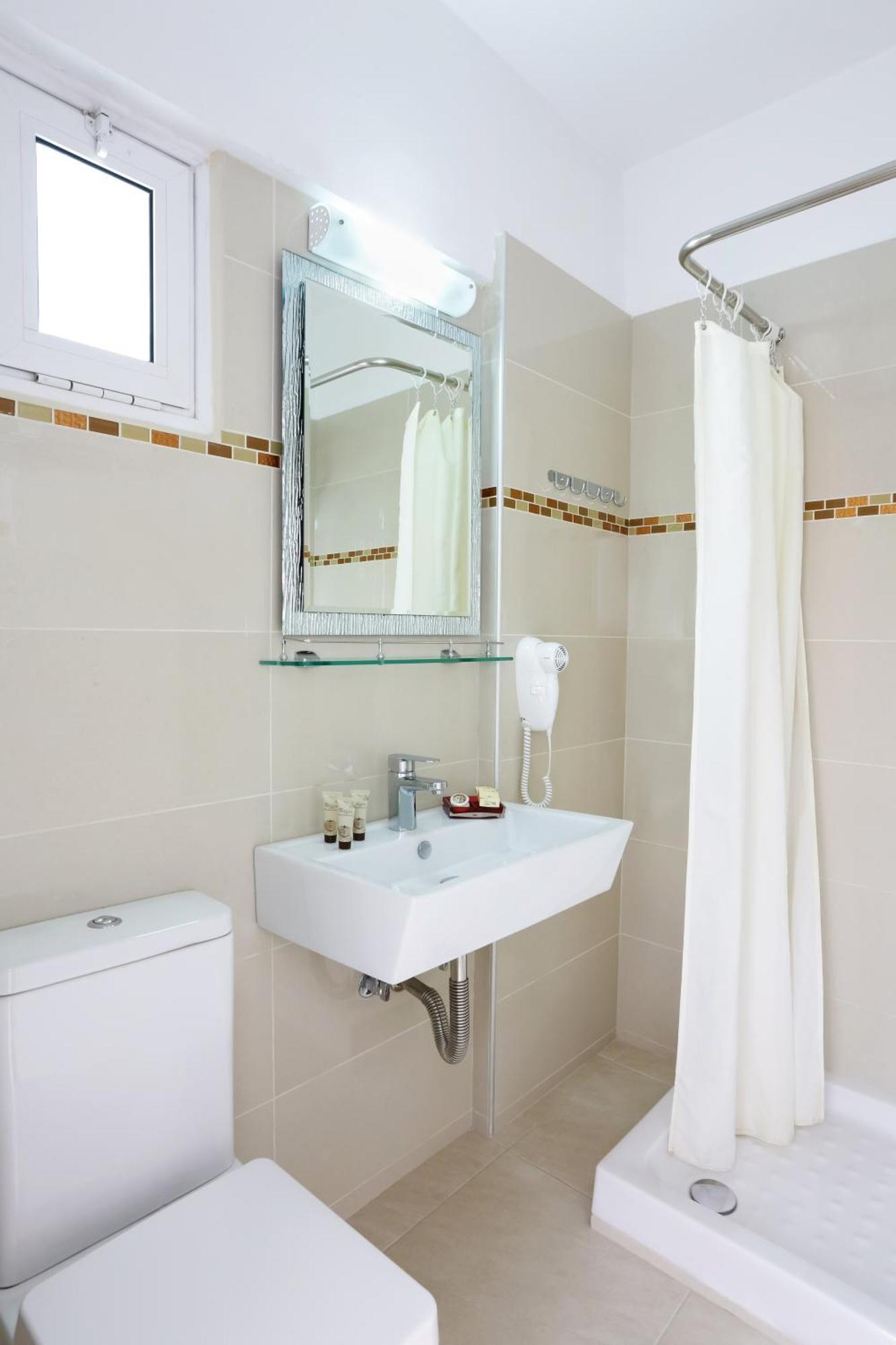Double or Twin Room,779616309:JPEG