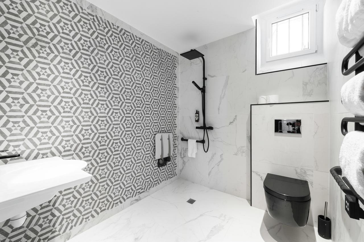 Superior Large Room