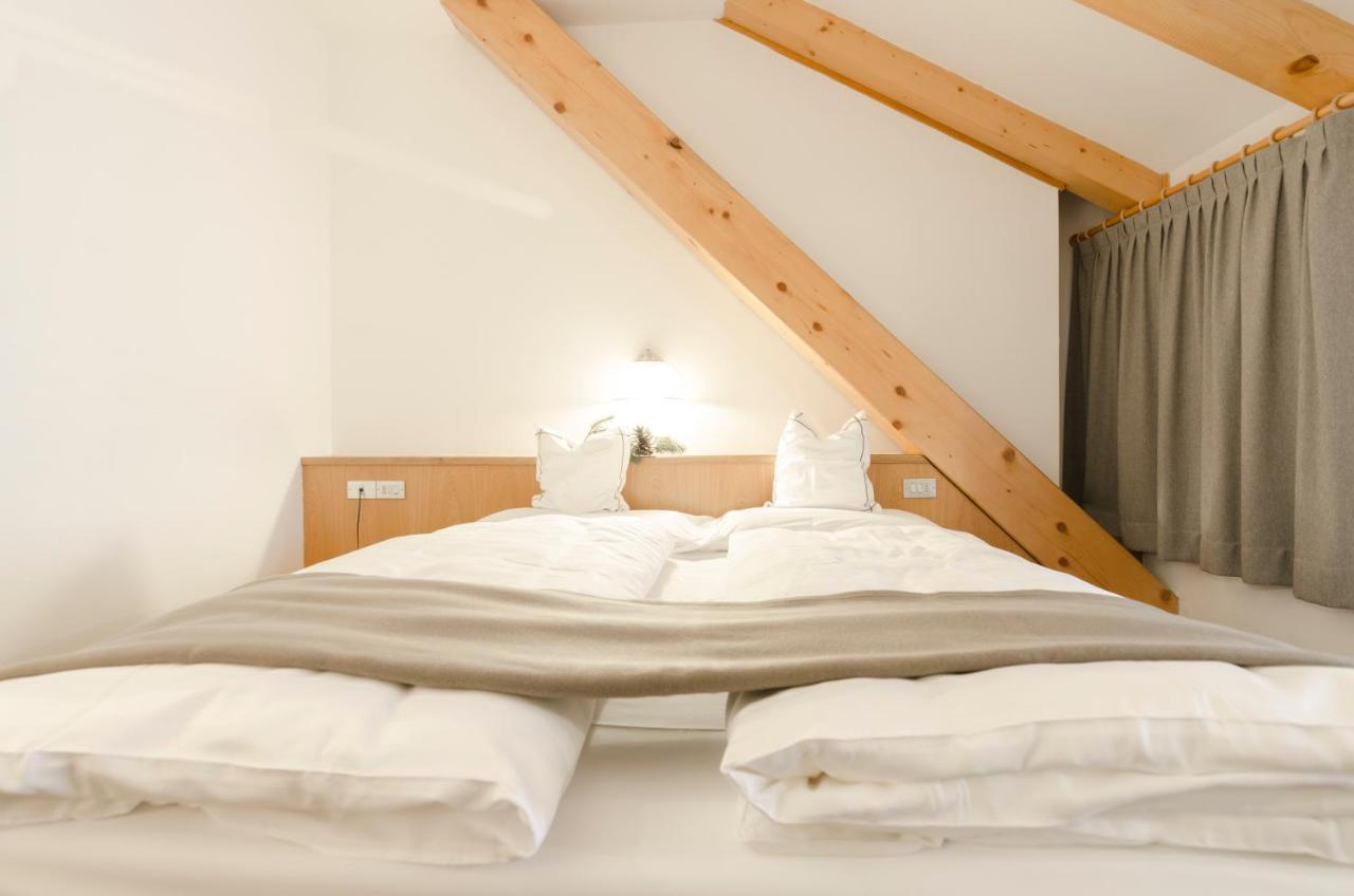 Large Double Room,1498838320:JPEG