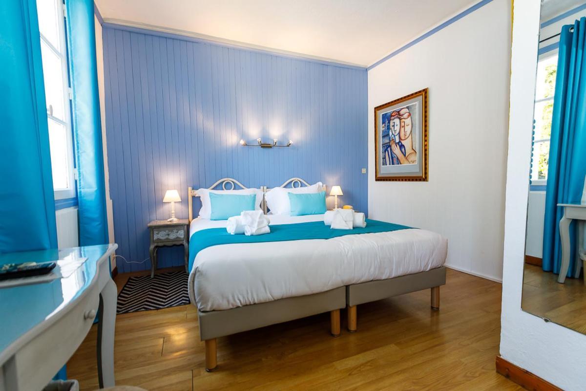 Triple Room,697242546:JPEG