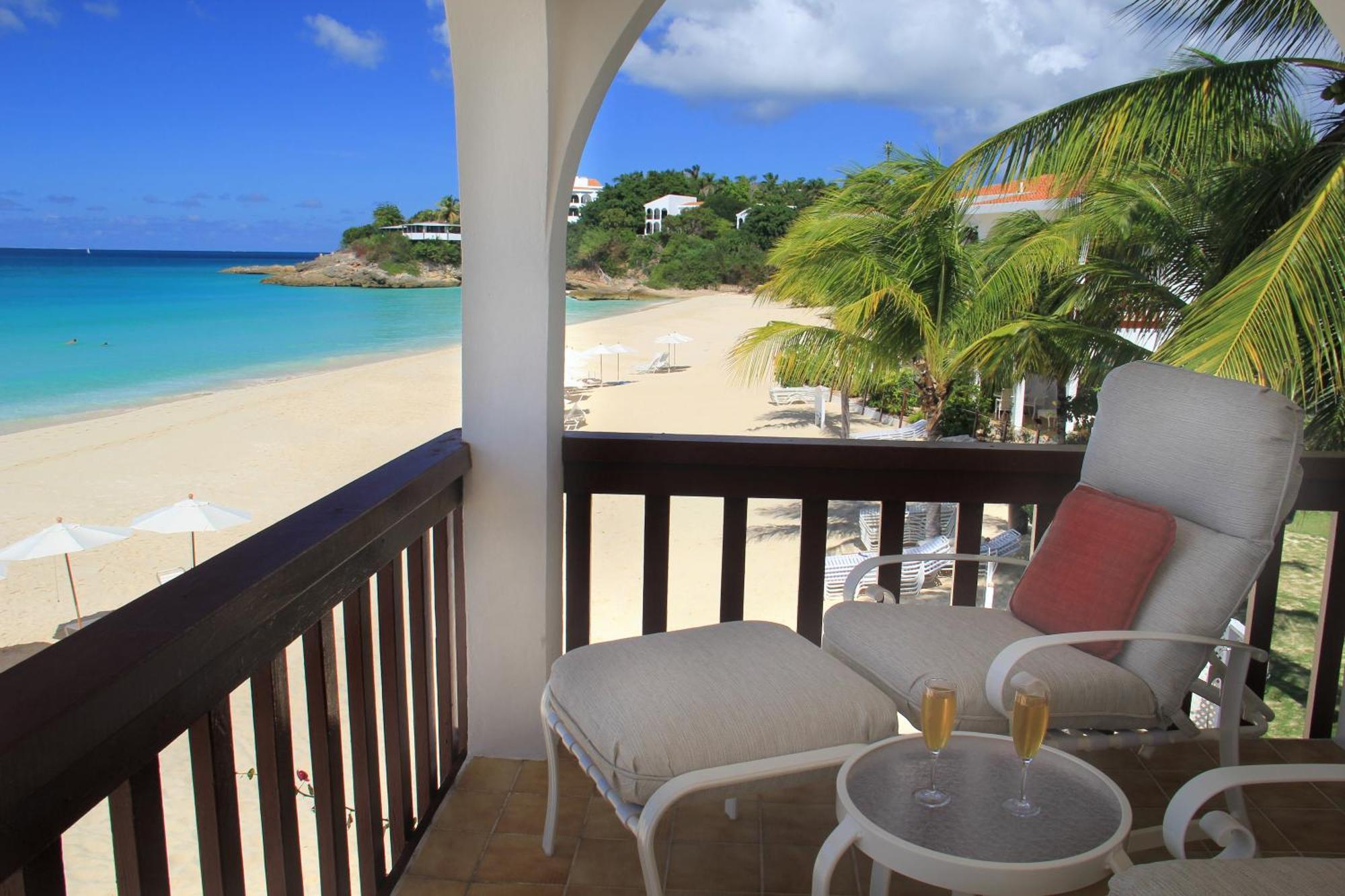 One-Bedroom Apartment Beach Front