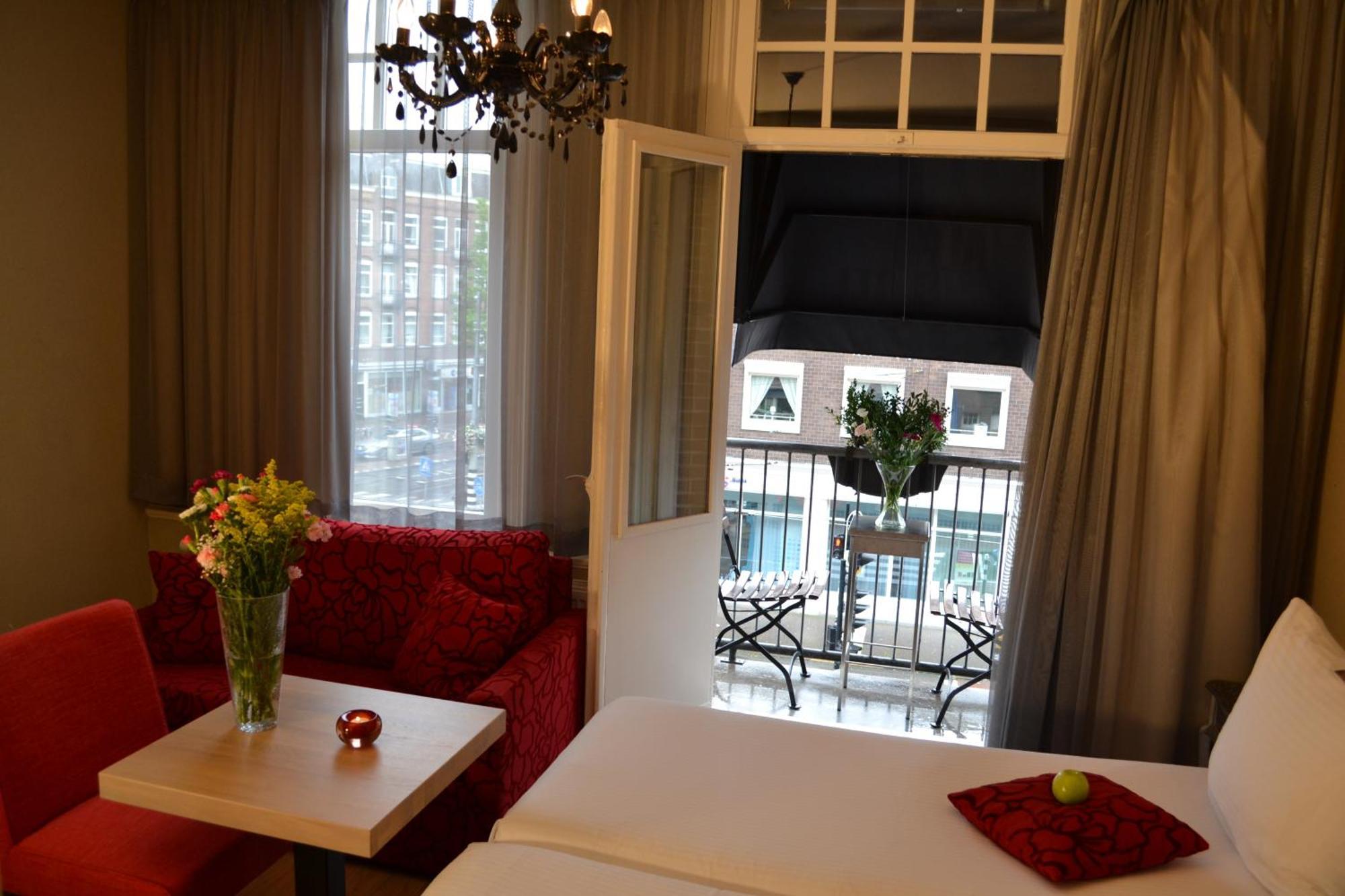 Twin Room with Spa Bath and Balcony