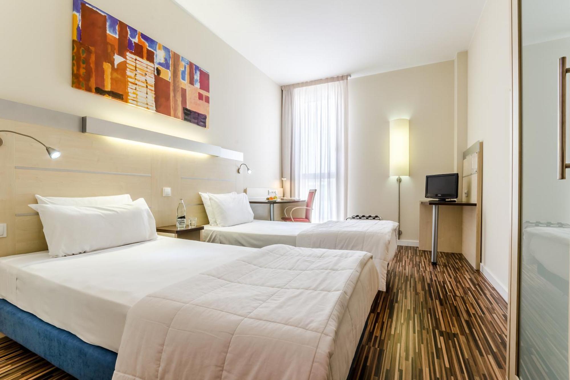 Double or Twin Room,701509849:JPEG