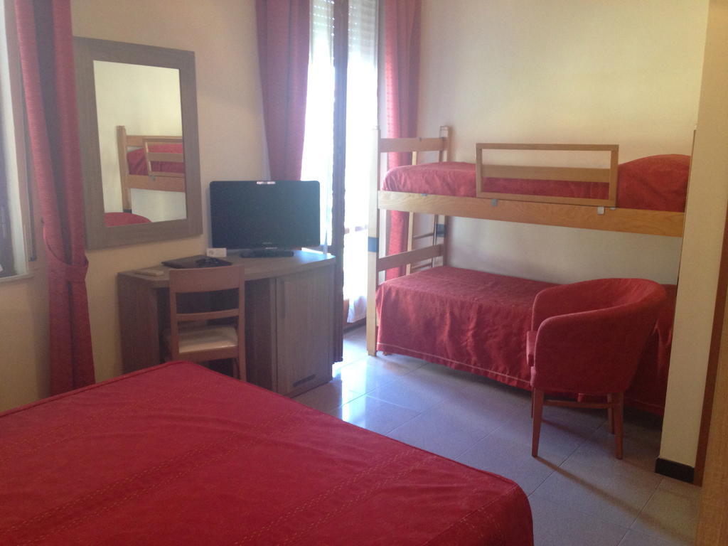 Camera Familiare (2 Adulti + 2 Bambini) - Dependance