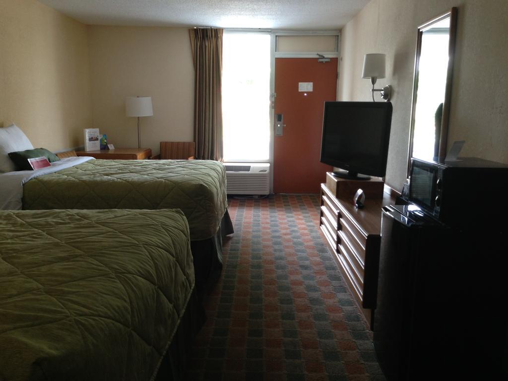 Double Room with Two Double Beds - Smoking