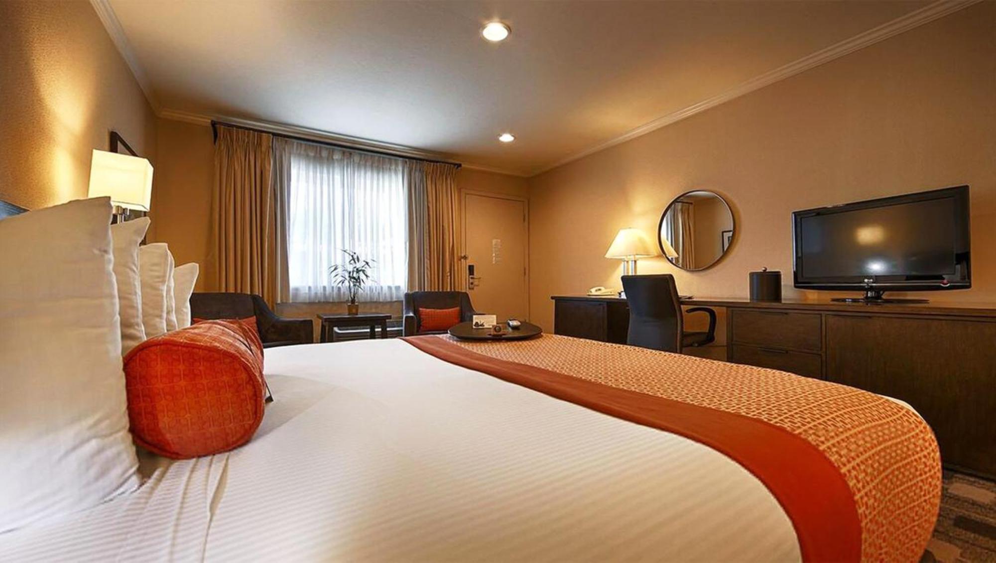 Deluxe King Room