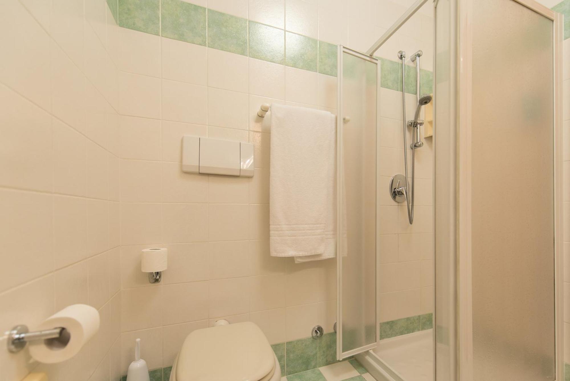 Double Room,893409643:JPEG