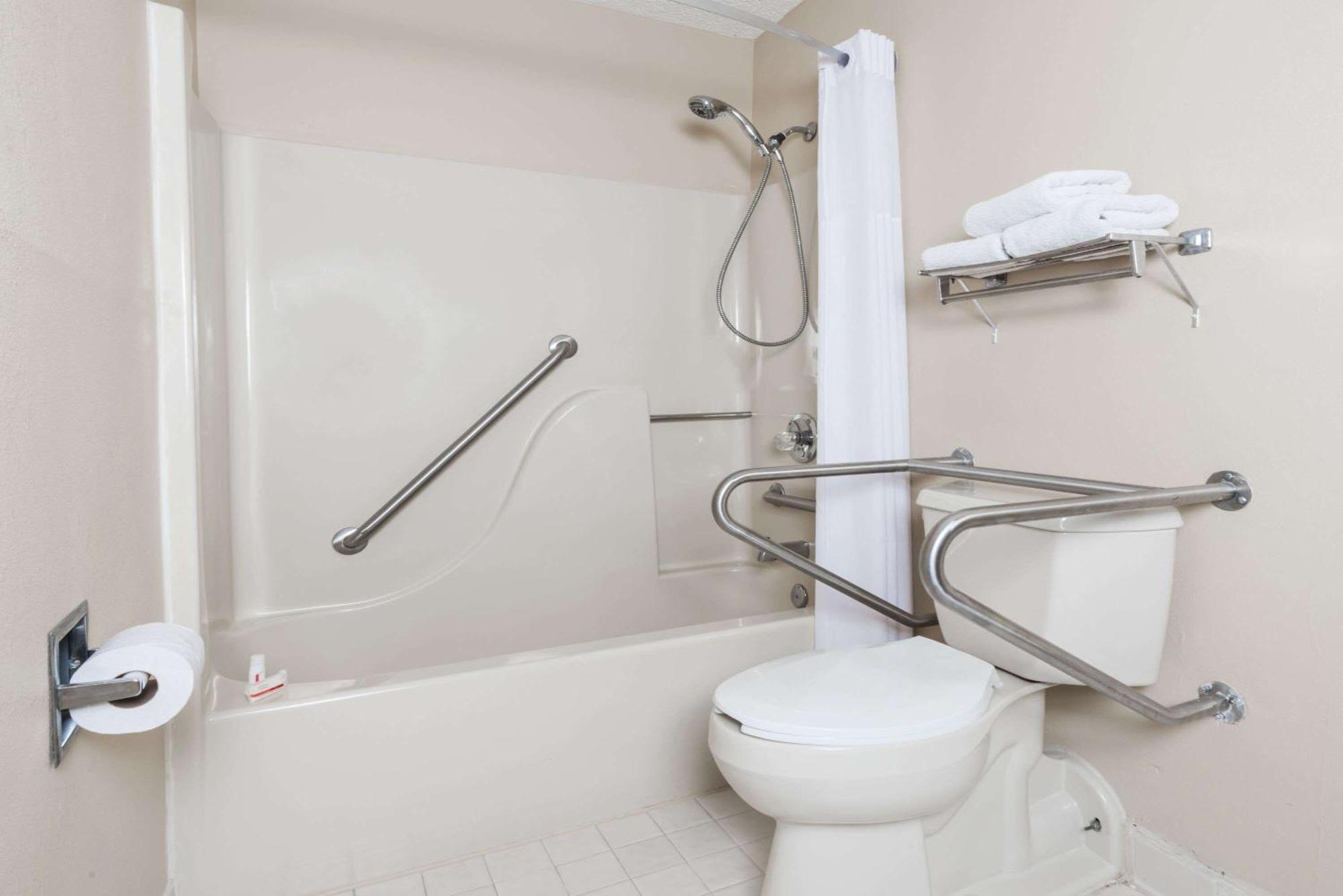 King Room - Disability Access/Non-Smoking