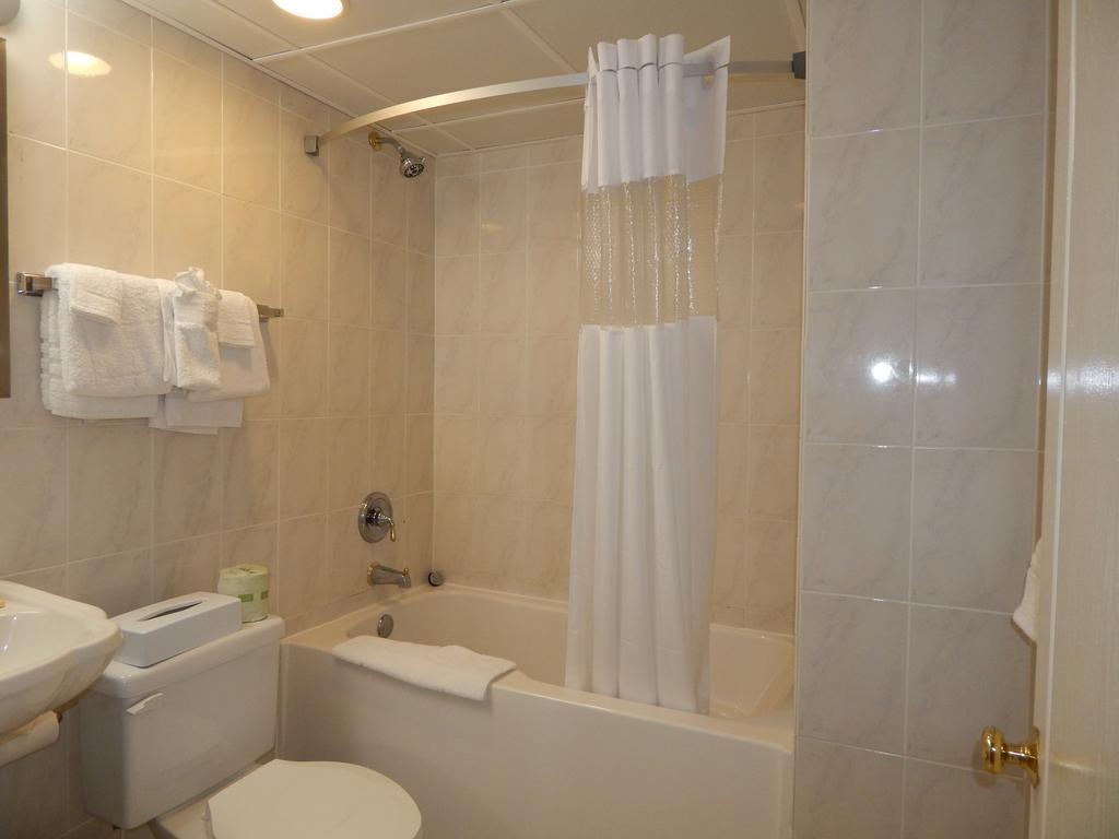 Double Room Two Double Beds Side Ocean View Non-Smoking,70461614:JPEG