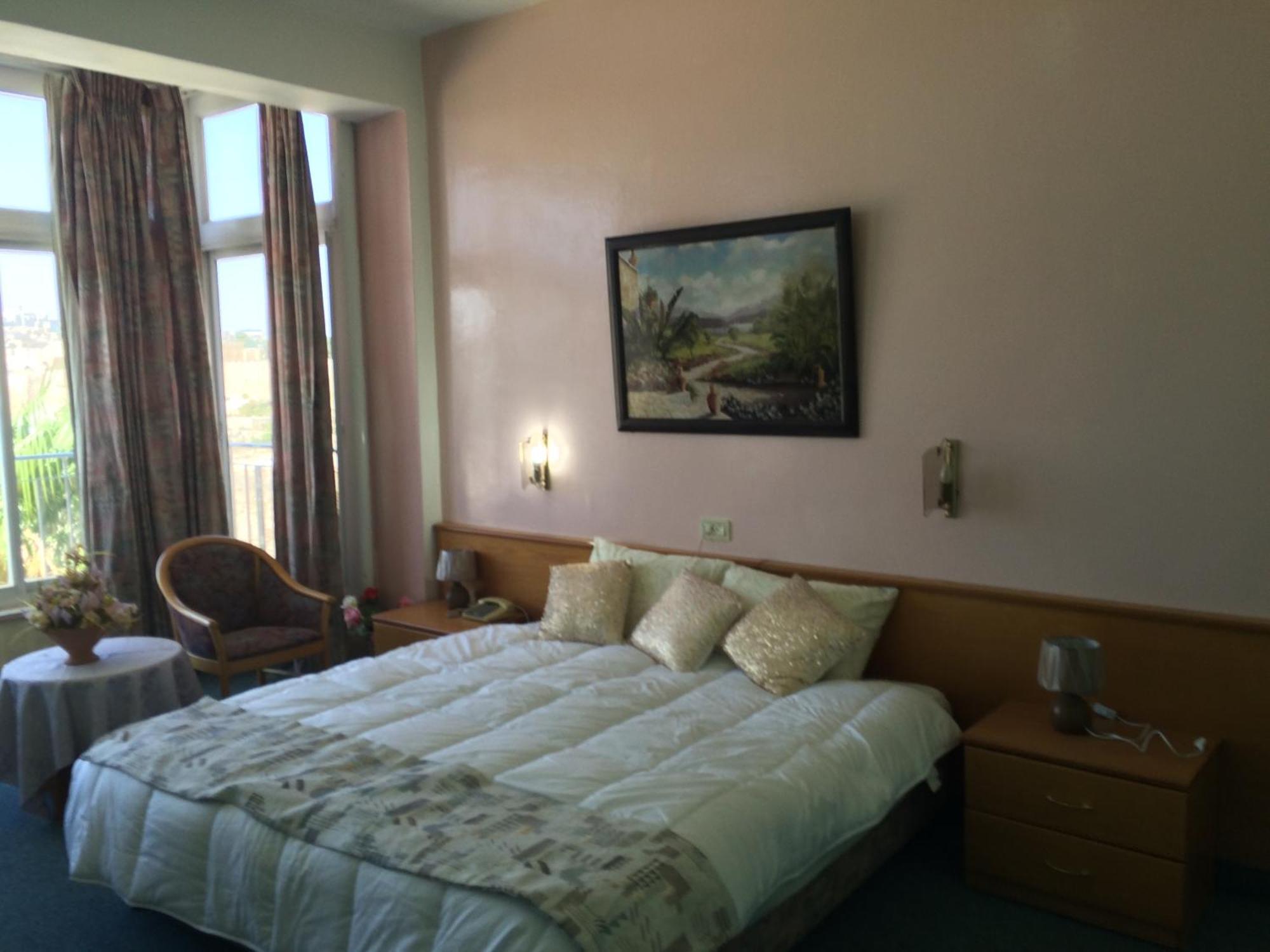 Double or Twin Room with City View