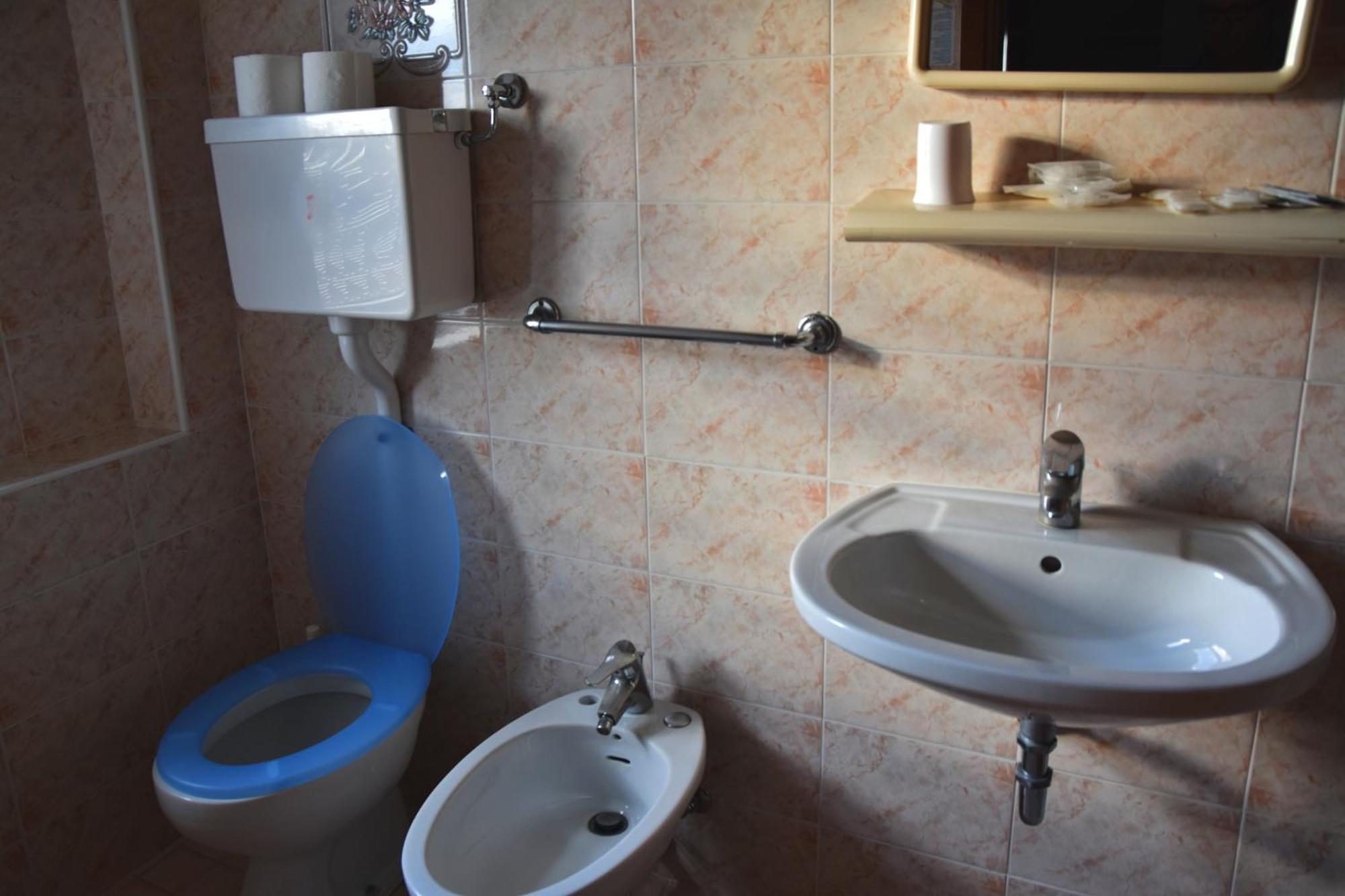 Single Room,706327573:JPEG