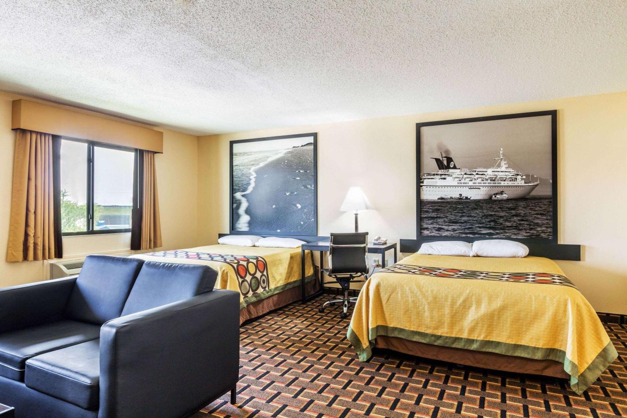 Studio Suite with Two Queen Beds - Non-Smoking