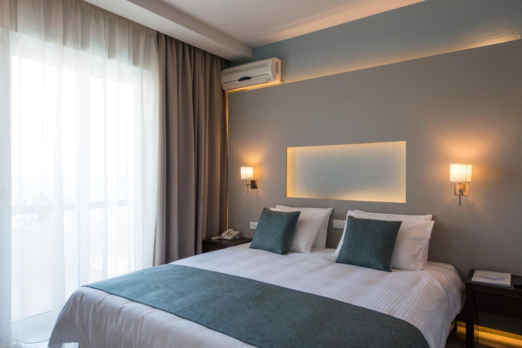 Suite with Partial Sea View