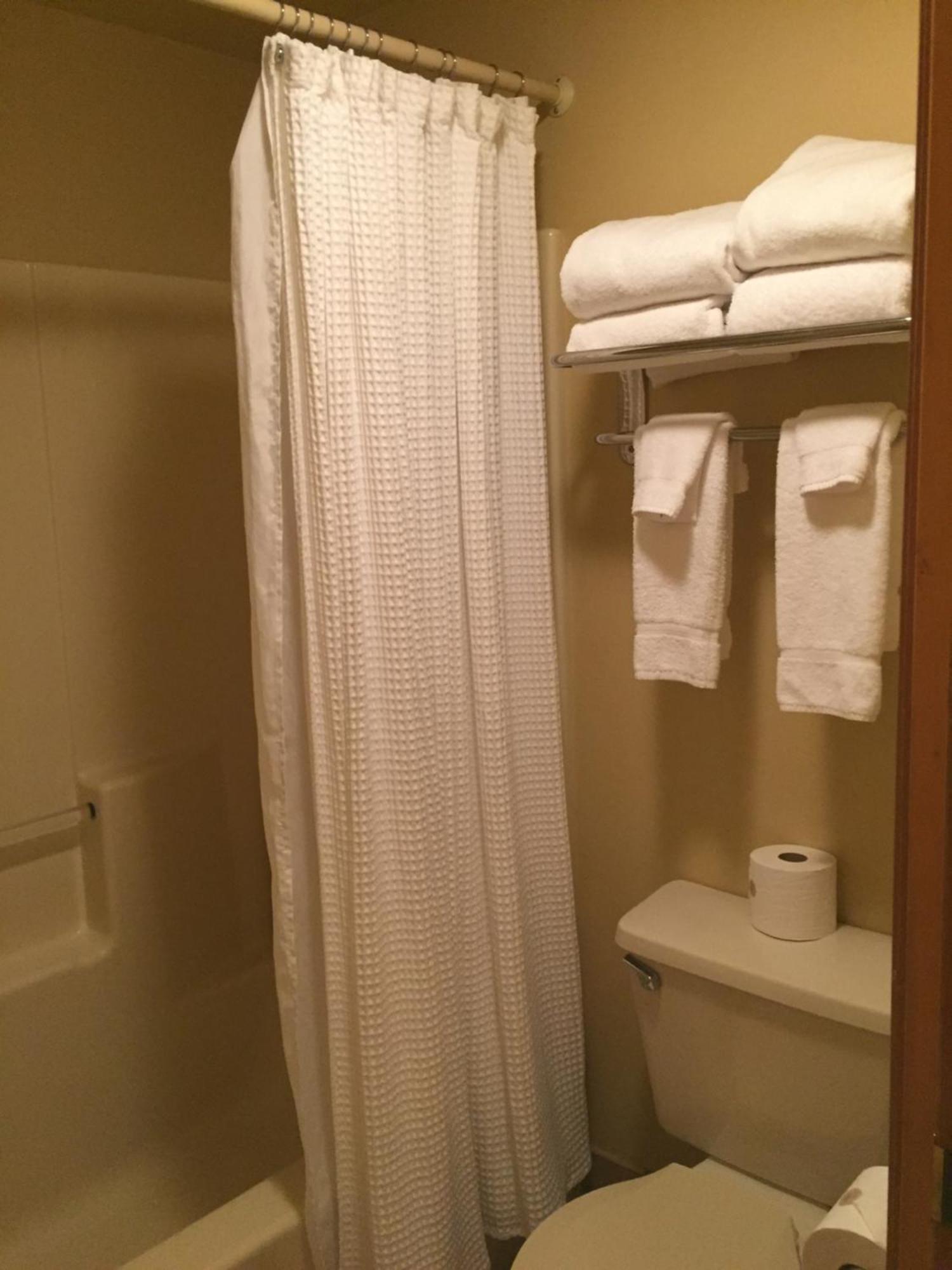 Standard Queen Room Two Queen Beds