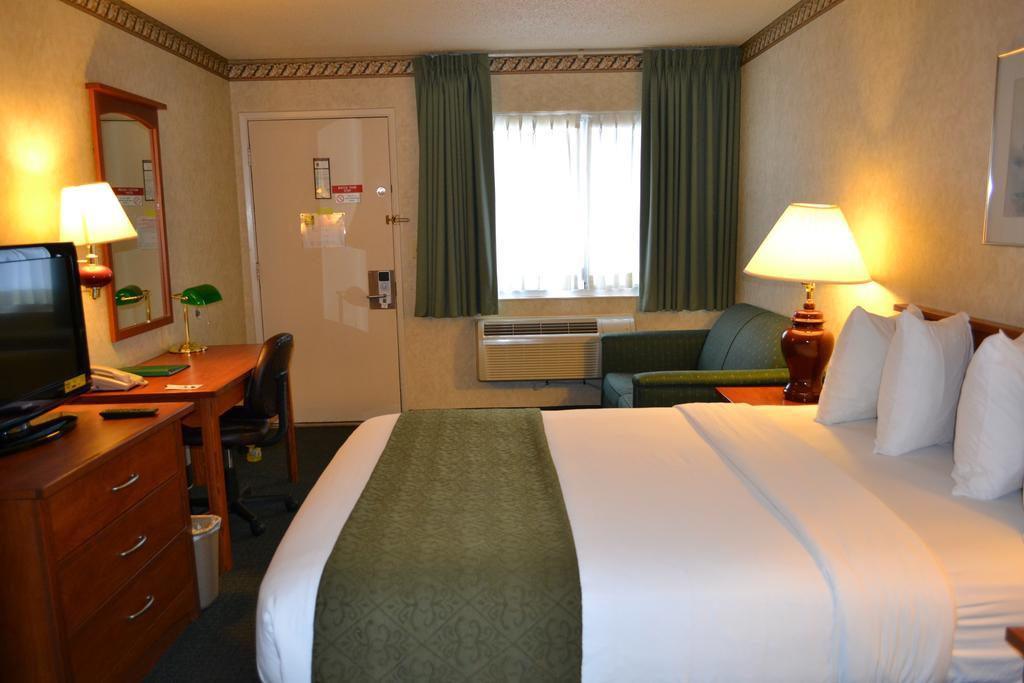 Queen Room - Disability Access/Non-Smoking