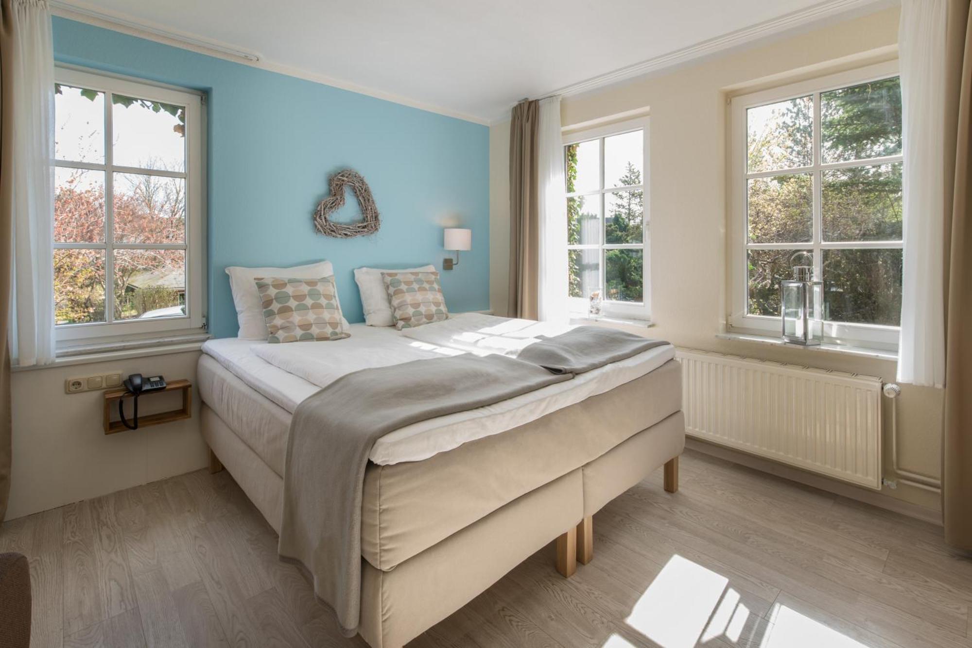 Middle Double Room