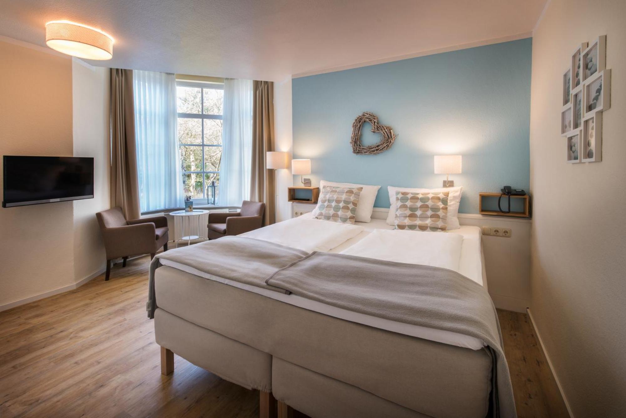 Middle Double Room