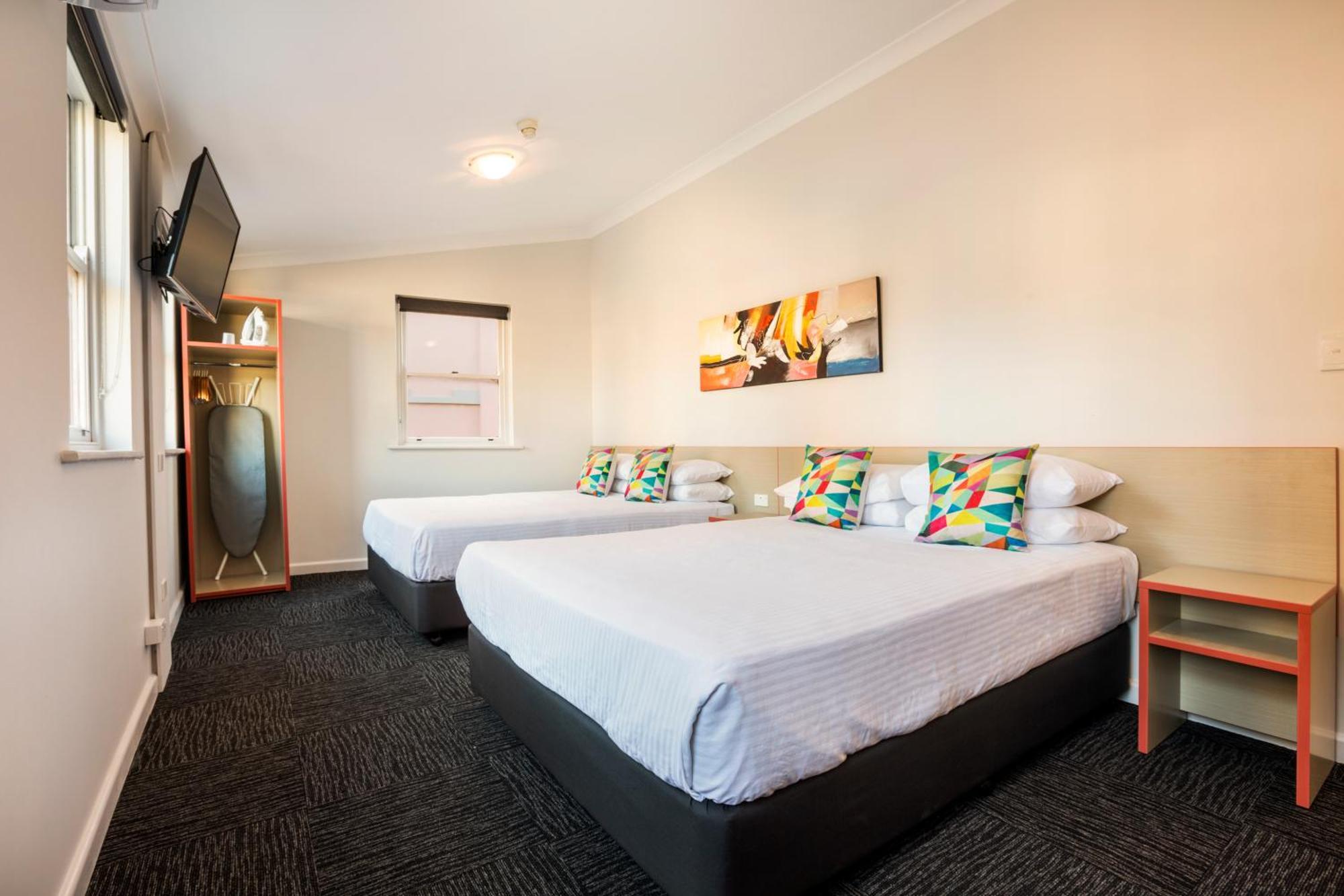 Economy Twin Queen Shared Facilities