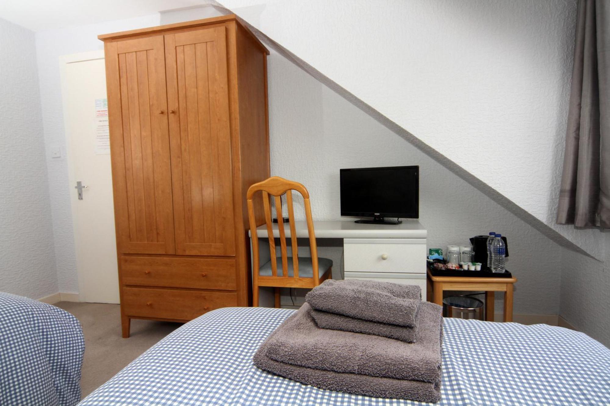 Twin Room Bathroom