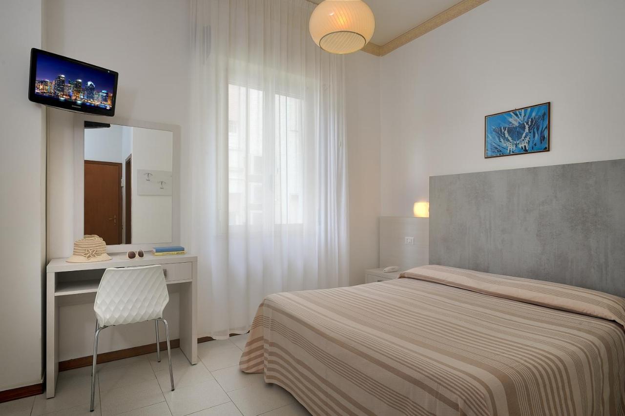 Economy Triple Room