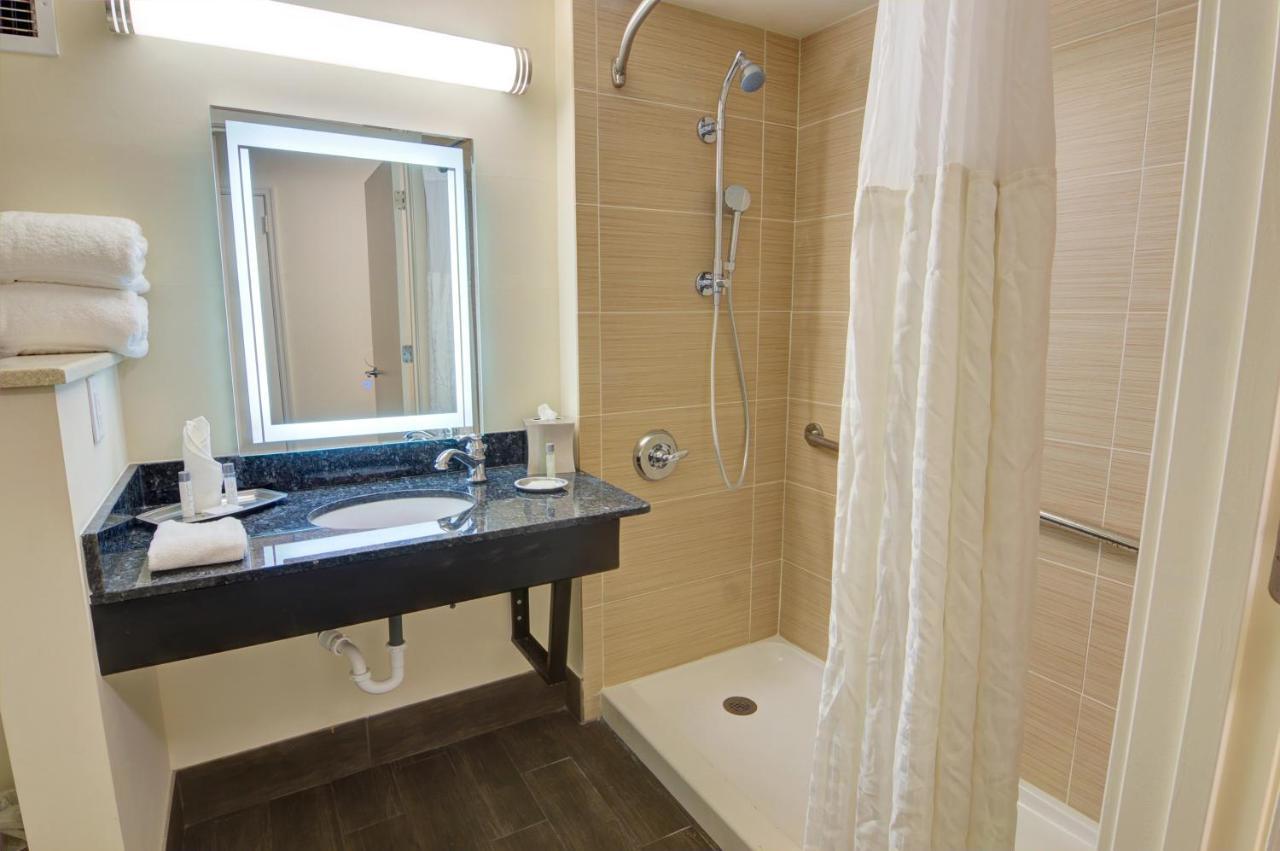 Standard Queen Room Disability Accessible
