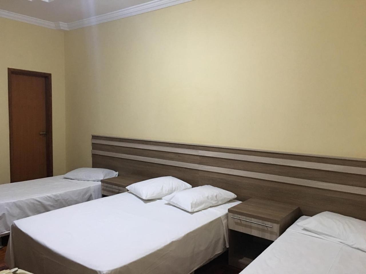 Quarto Triplo com Banheiro