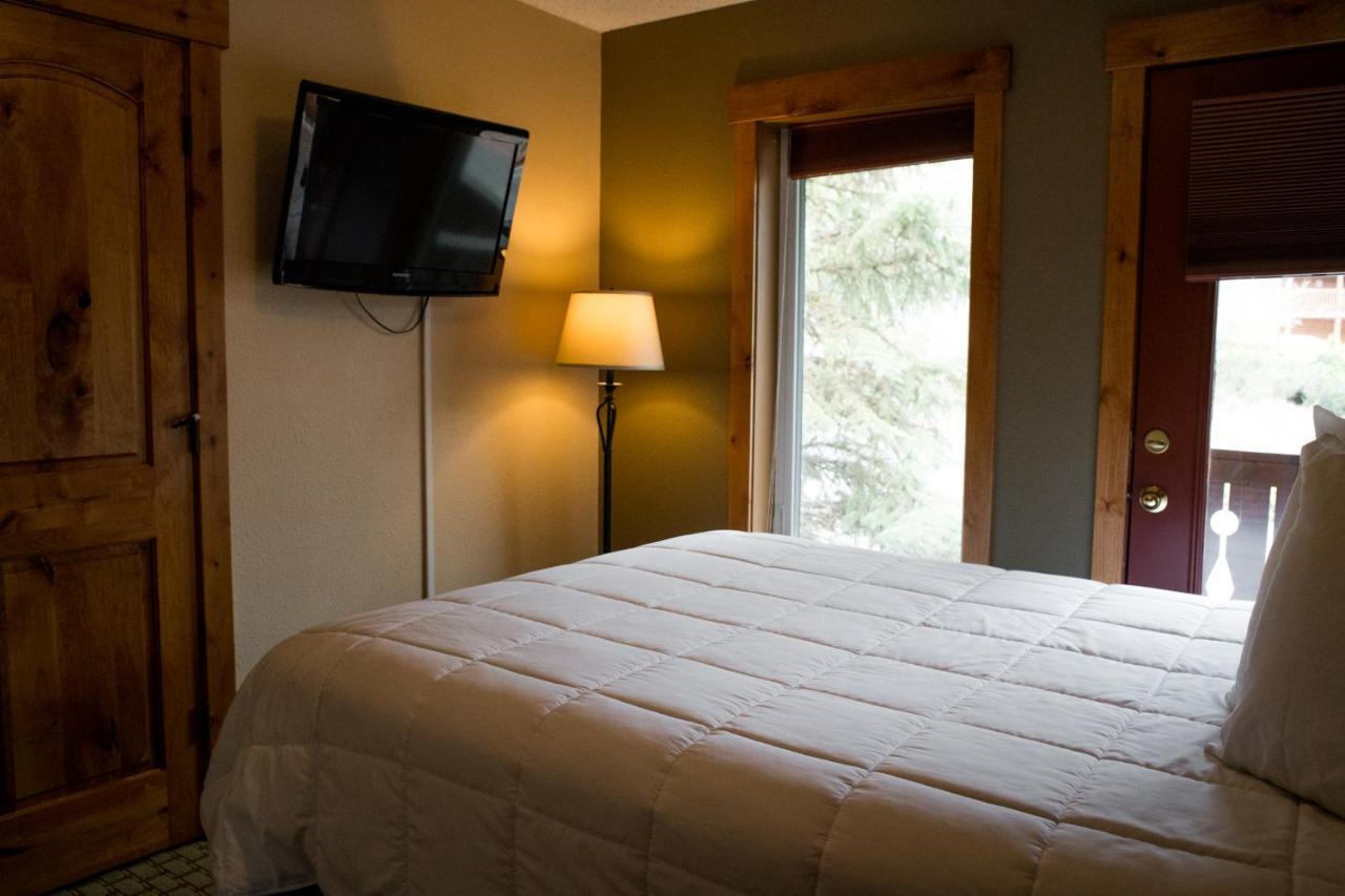 Three-Bedroom Suite Non-Pet Friendly,724304725:JPEG