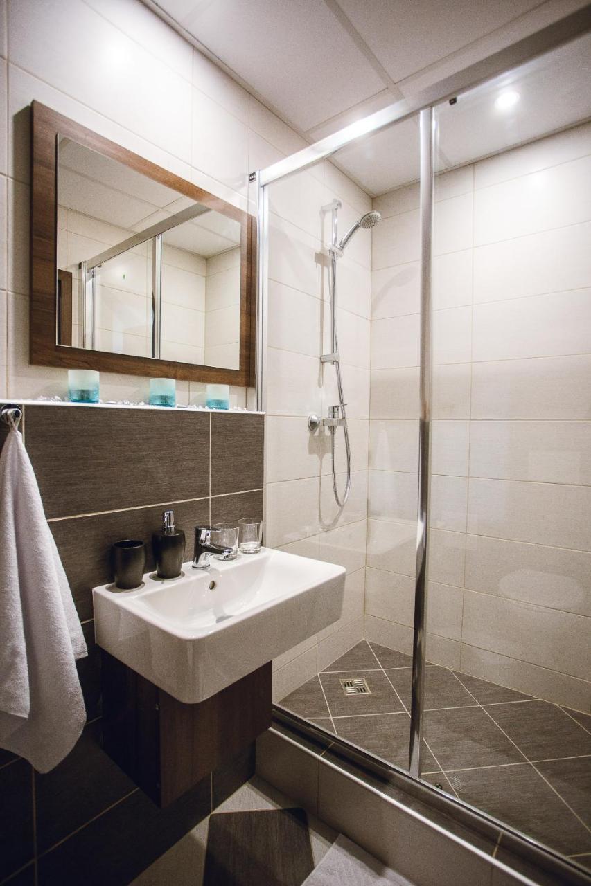 Double Room Business