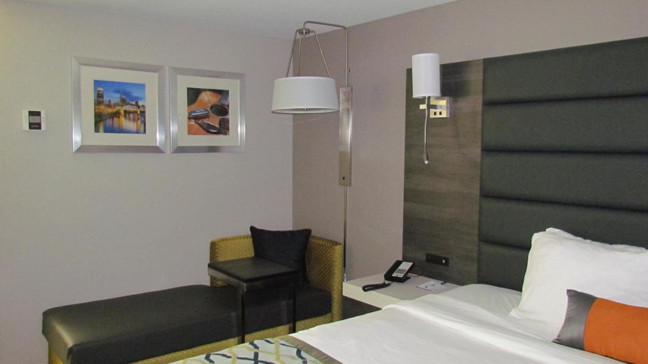King Room - Disability Access - Non-Smoking